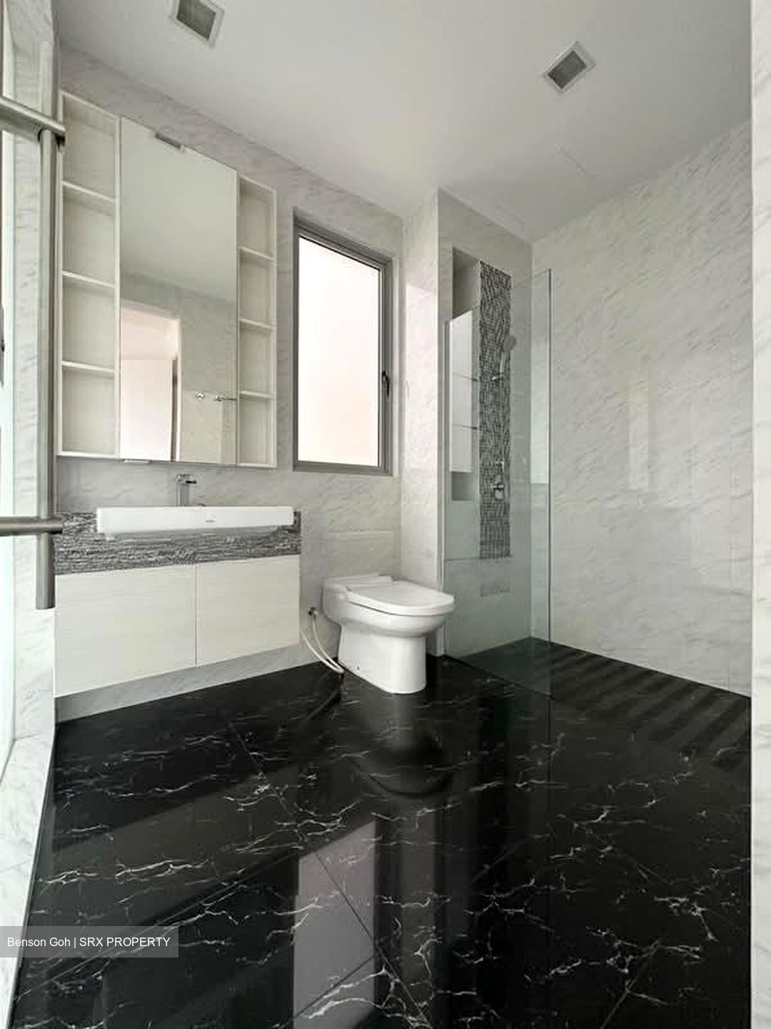 Maju Avenue (D19), Terrace #576992491